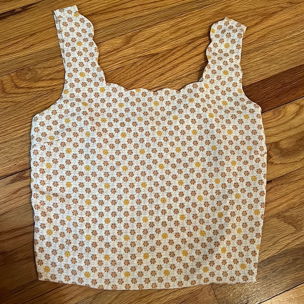 Floral scalloped tank